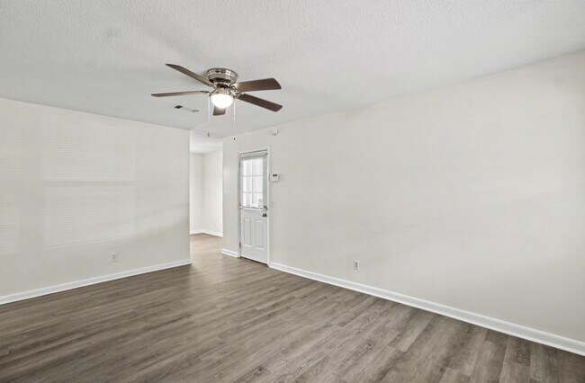 Building Photo - 740 Fleming Rd