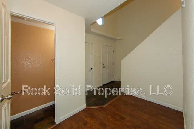 Building Photo - 6963 Countryside Ave