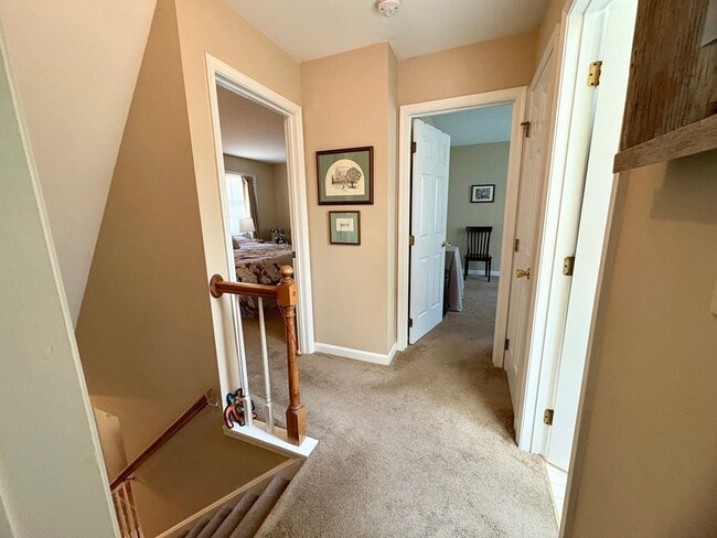 Building Photo - 3 Bedroom 1.5 Bathroom Available in Elizab...