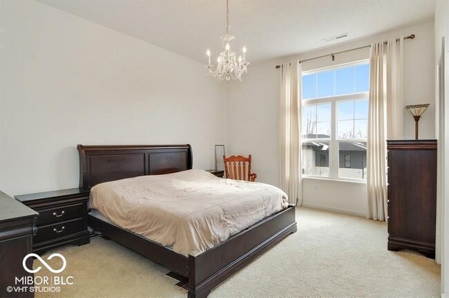 Building Photo - 420 W Main St