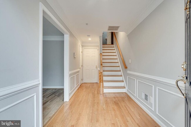 Building Photo - 8872 Ashgrove House Ln