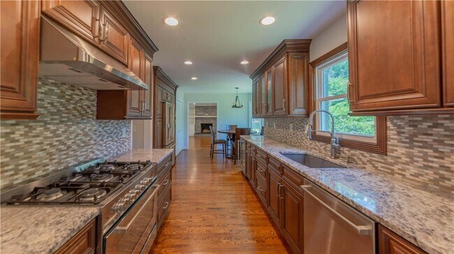 Building Photo - 3935 Briaridge Cir