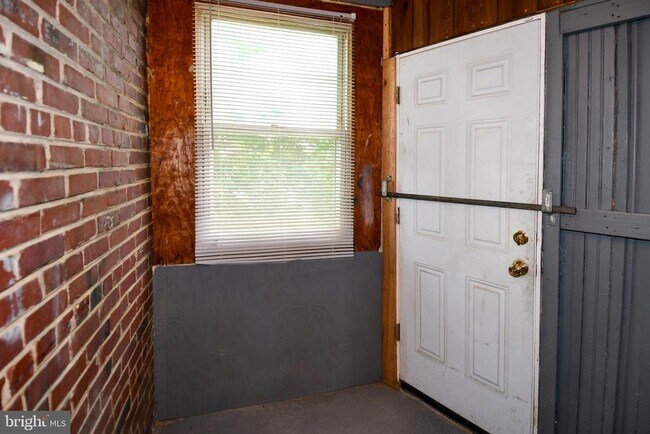 Building Photo - 1314 Downing Pl NE