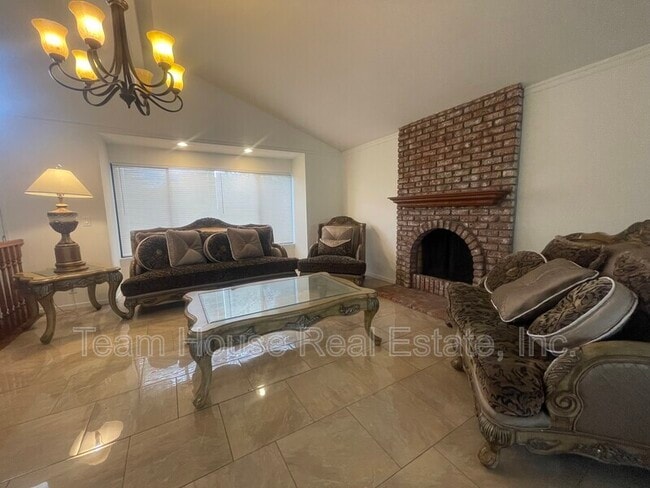 Building Photo - 23423 Vía Boscana