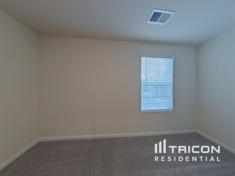 Building Photo - 2955 Legacy Rdg Ln