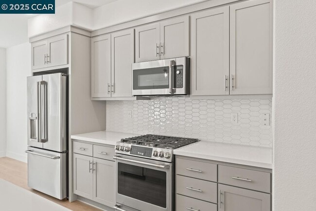 Building Photo - 725 Delve Ct