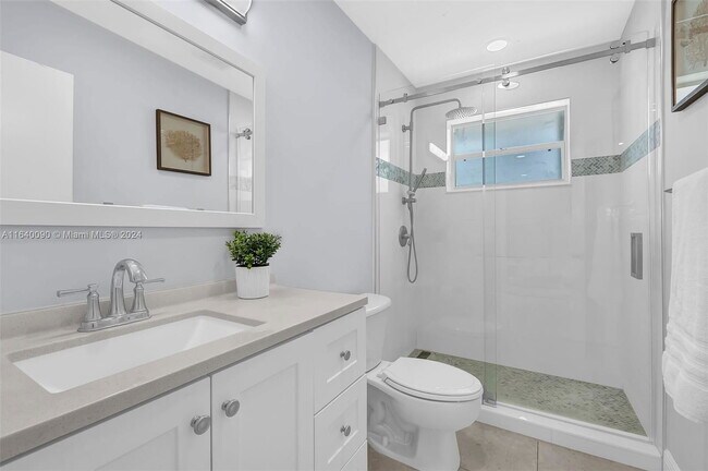 Building Photo - 2160 NE 56th St