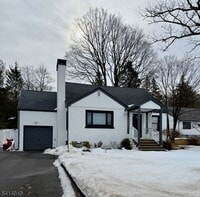 Building Photo - 7 Center Grove Rd