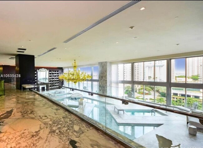 Building Photo - 501 Brickell Ave