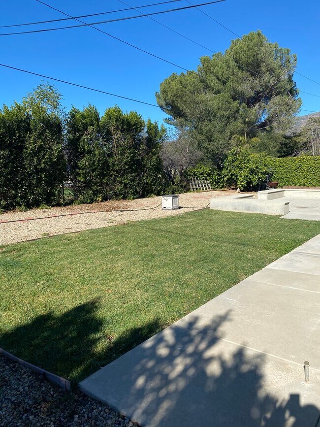 Building Photo - 12133 Topa Ln