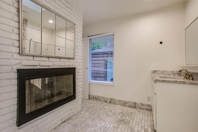 Building Photo - 5815 Walnut Hill Ln