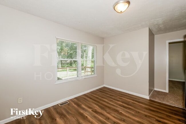 Building Photo - 1022 Woodpointe Dr