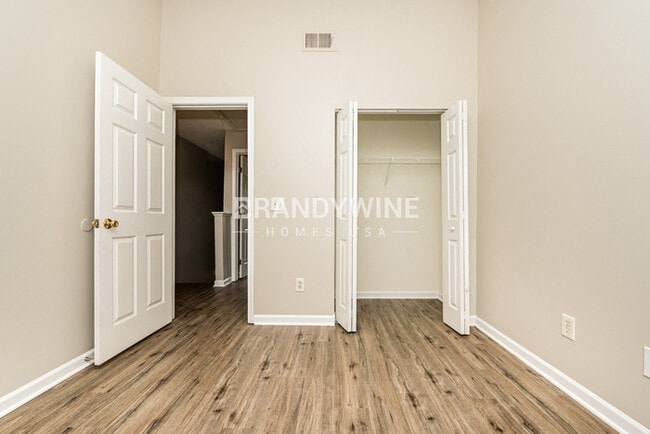 Building Photo - 283 Coral Cir