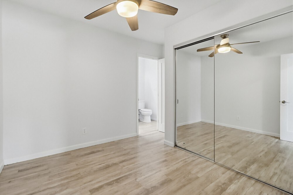 Building Photo - 9234 -9236 Winter Gardens Blvd