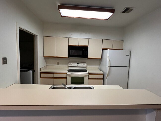 Building Photo - 707 Christopher Dr