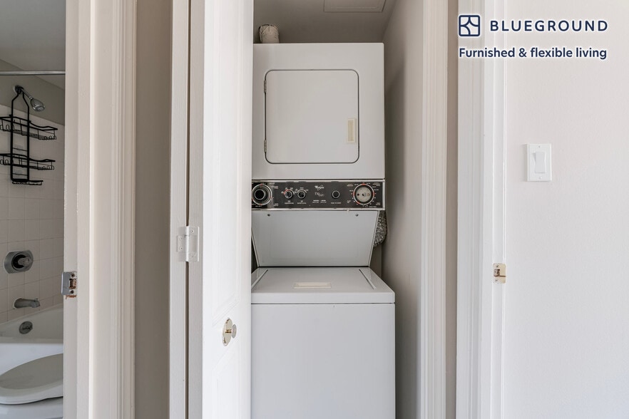 Building Photo - 2140 L St NW