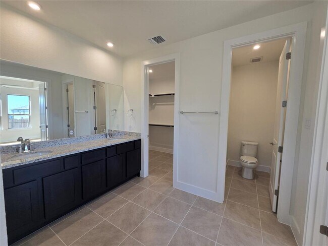 Building Photo - 8512 Red Bottle Brush Rd