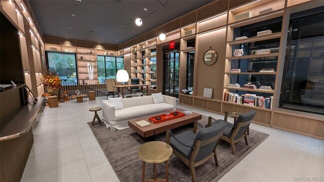 Building Photo - 135 E 47th St