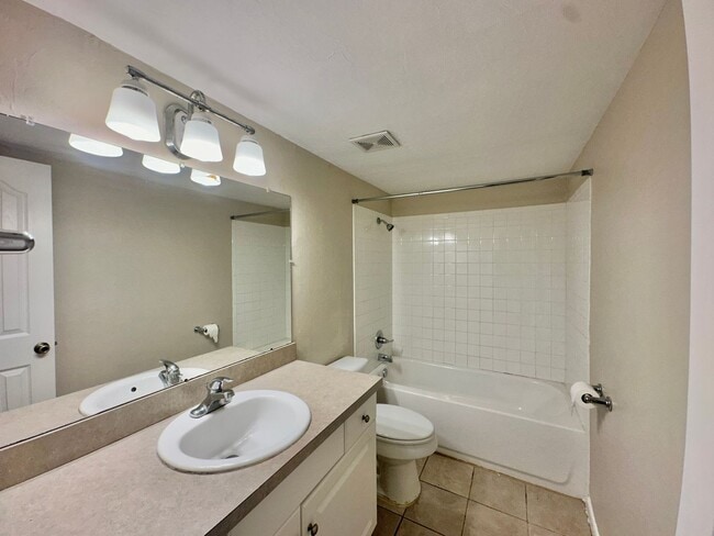 Building Photo - 501 SW 75th St