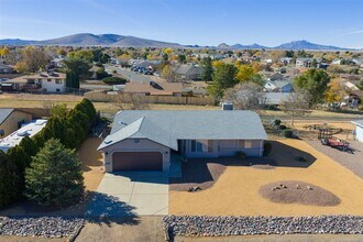 Building Photo - 3 bed, 2 bath home in Prescott Valley