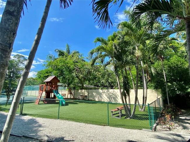 Building Photo - 2410 Brickell Ave