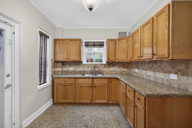 Building Photo - 616 Upland Rd