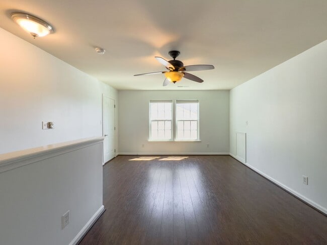 Building Photo - 628 Leonard Ln