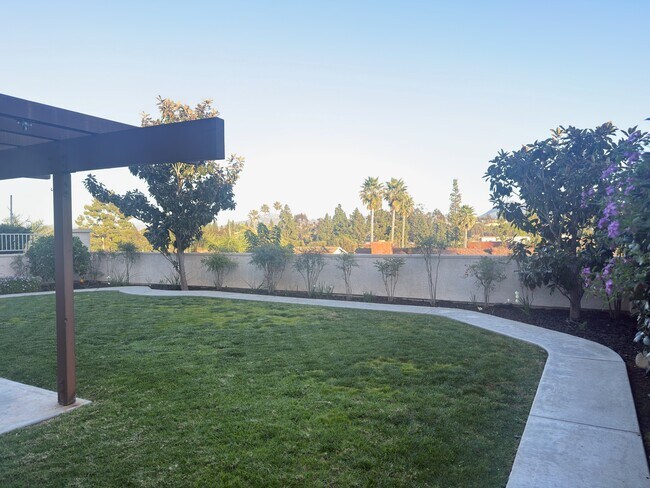 Building Photo - 17571 Cabela Dr