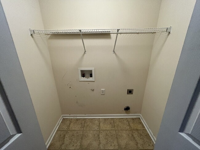 Building Photo - Townhouse for Rent