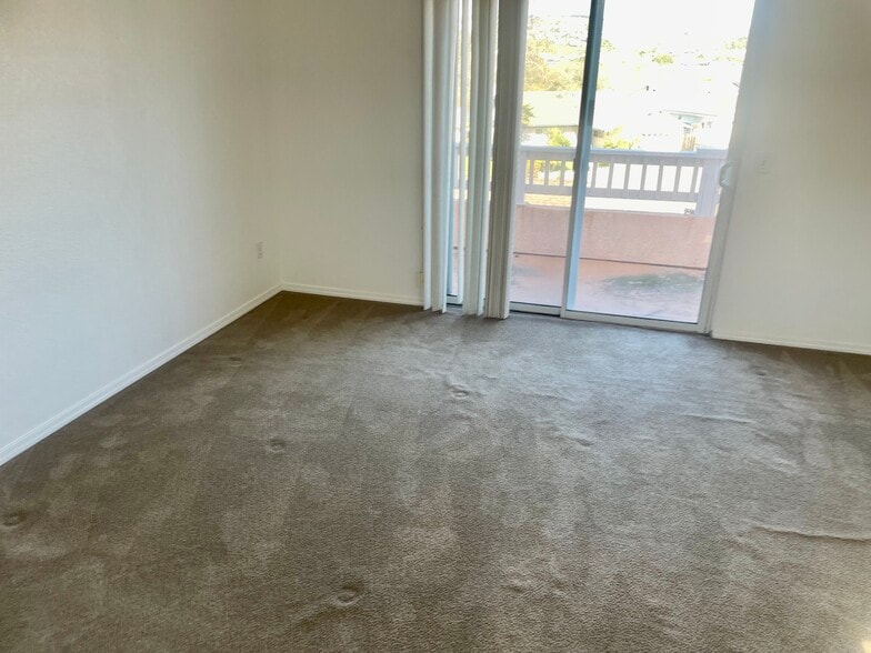 Building Photo - 896 Front St