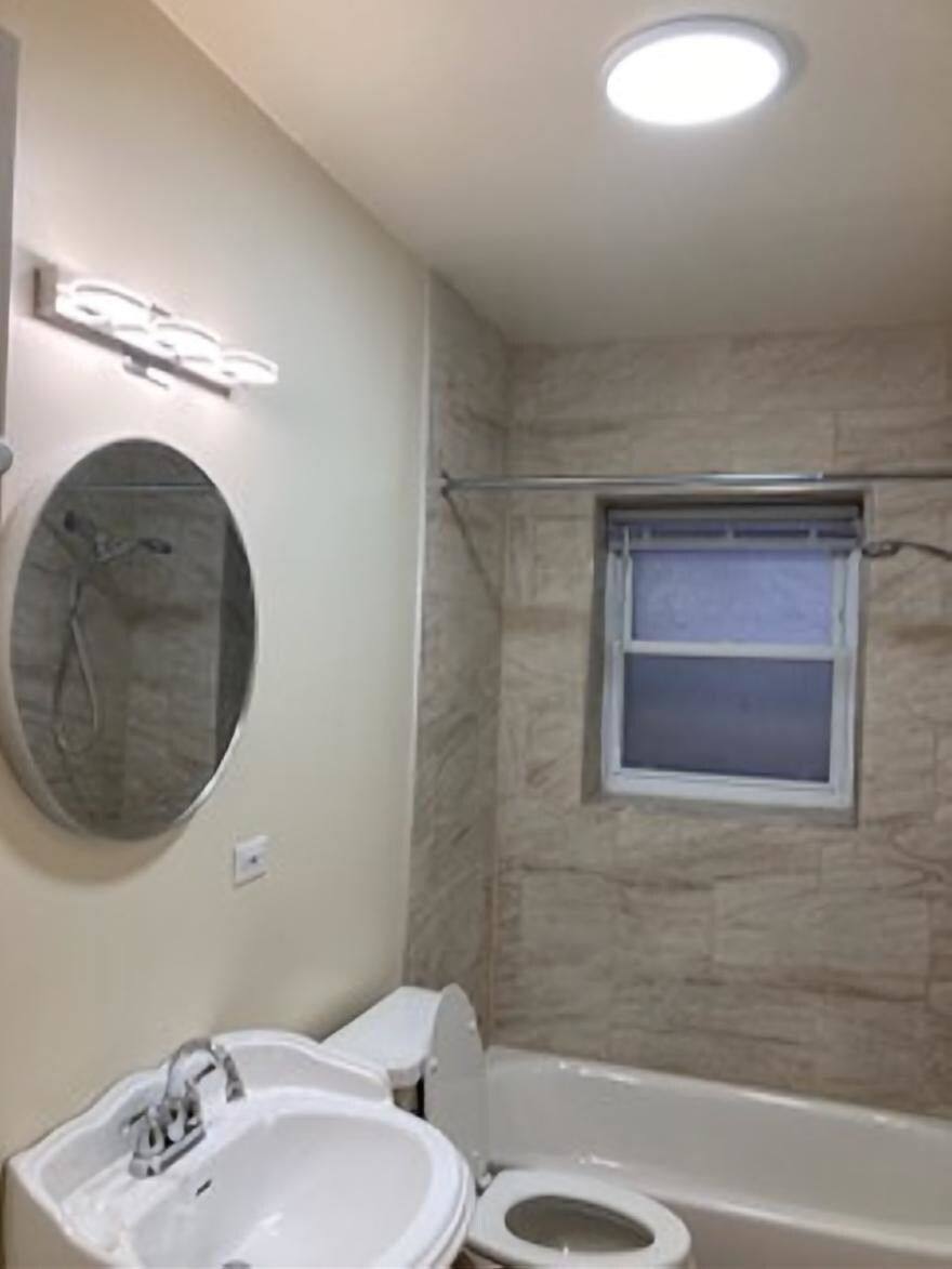 Main Bath - 7303 N Wolcott Ave