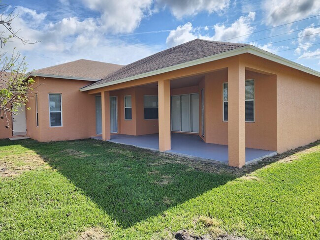 Building Photo - 4374 SW Savona Blvd