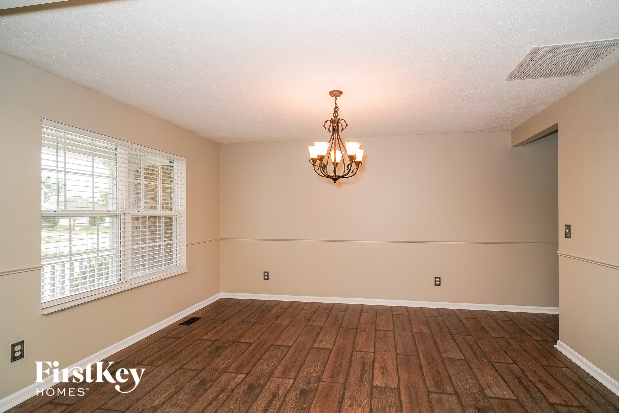 Building Photo - 2323 S Moeller Cir