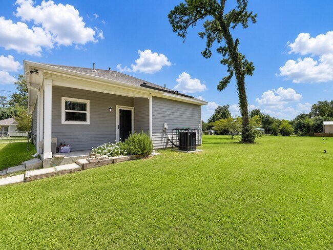 Building Photo - 6606 E Crosstimbers St