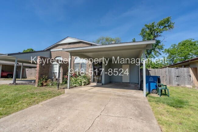 Building Photo - Stunning remodeled 2 Bedroom home in great area!