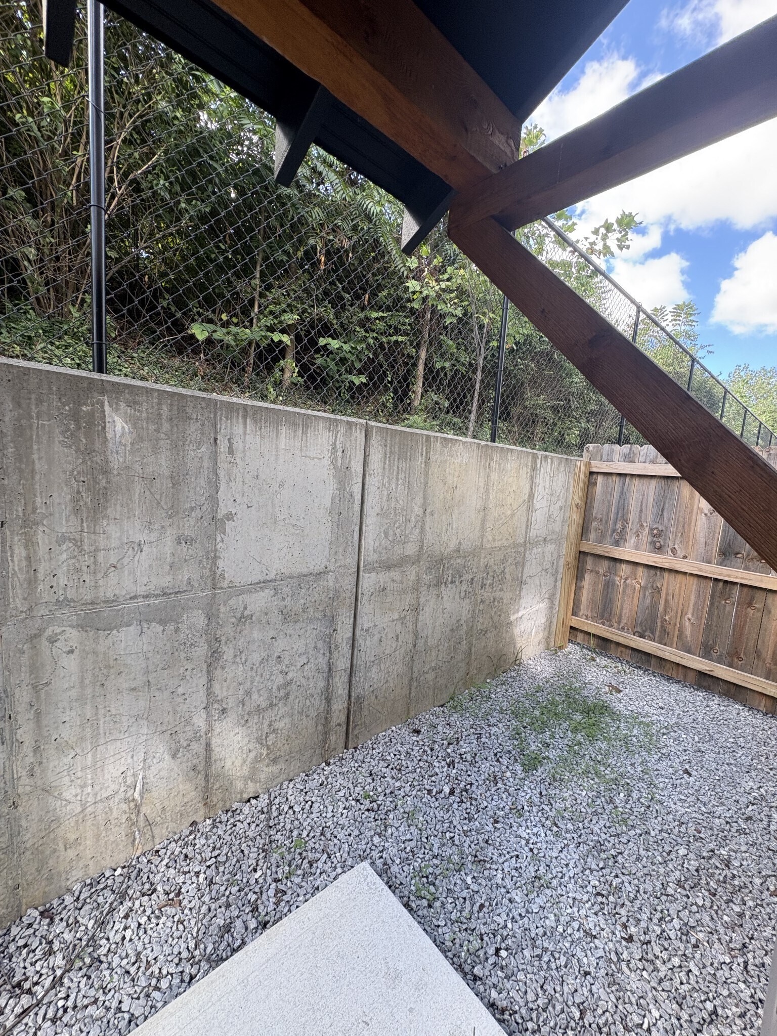 Building Photo - 628 Wallace Ct