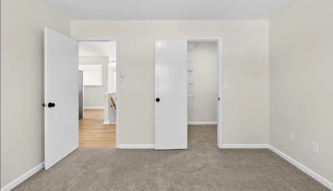 Building Photo - 13 Sligo St