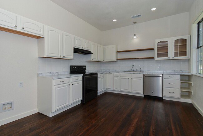 Building Photo - 2615 Polk- House