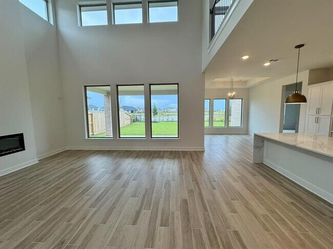 Building Photo - 31019 Sun Vly Dr