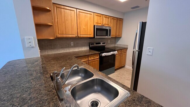 Building Photo - 2048 Alta Meadows Ln