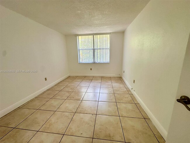 Building Photo - 1800 Sans Souci Blvd