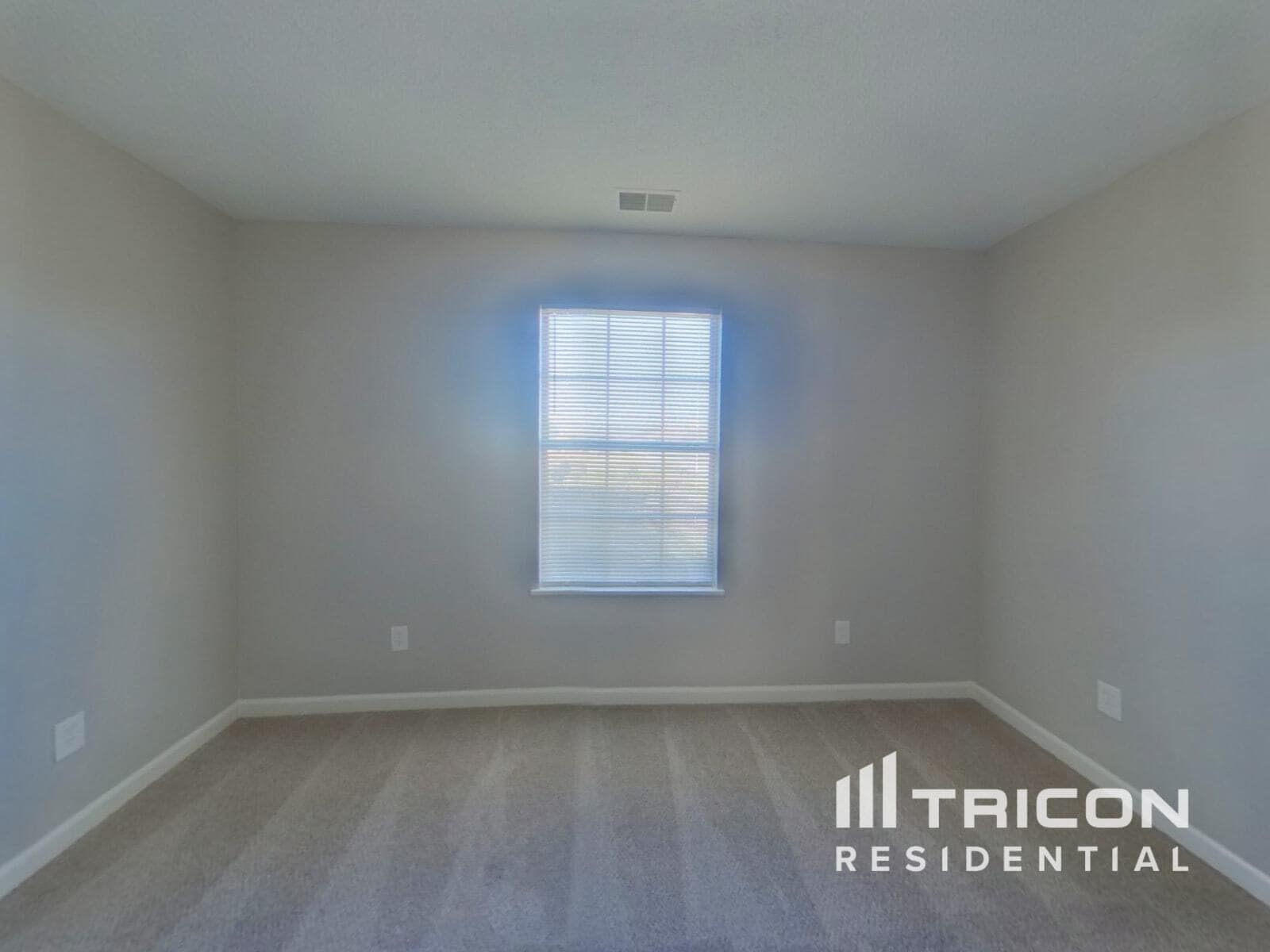 Building Photo - 411 Fox Trot Dr
