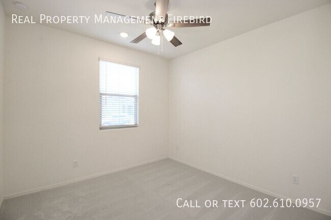 Building Photo - 3037 W la Mirada Dr