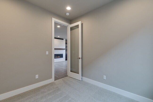 Building Photo - 10284 133rd Ct NE