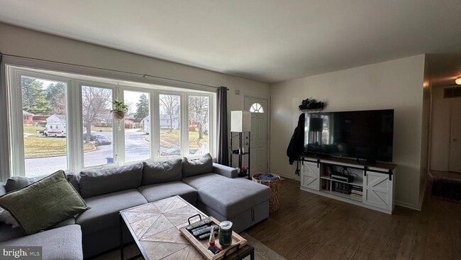 Building Photo - 228 Embleton Rd