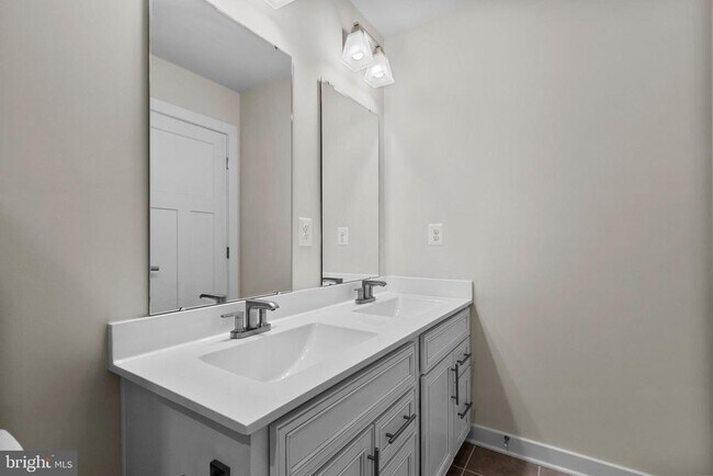 Building Photo - 12105 Empire Ln