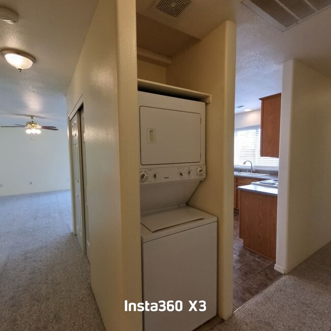 Building Photo - Charming 3 Bed 2 Bath Medford Townhome