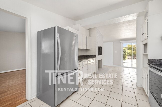 Building Photo - 8968 Talisman Dr