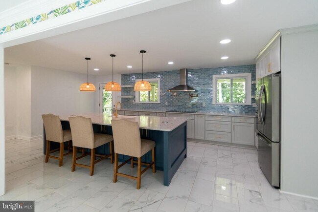 Building Photo - 428 Ingleside Dr