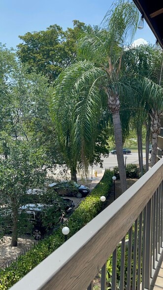 Building Photo - 5201 Orduna Dr